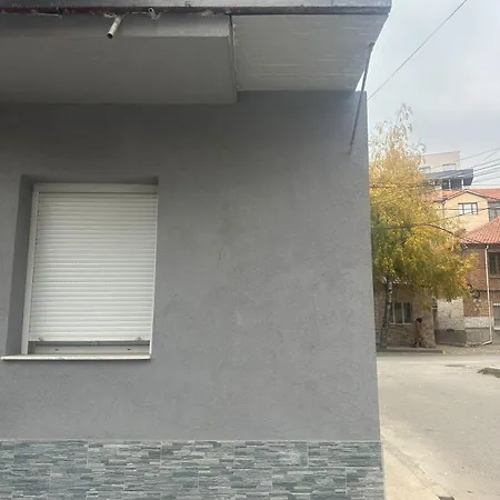 Rovena Apartment Korce